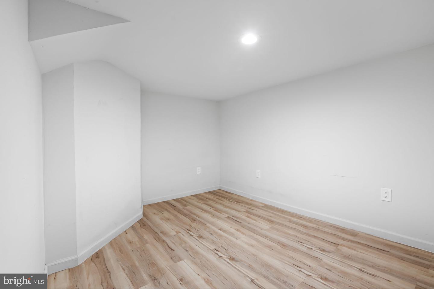 4004 Lawrence St Property Photo 19