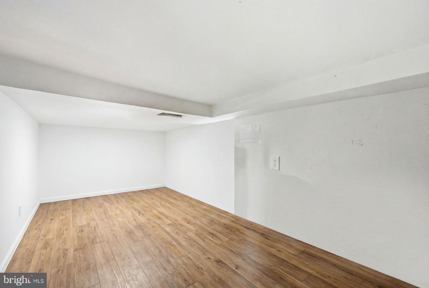 4004 Lawrence St Property Photo 21