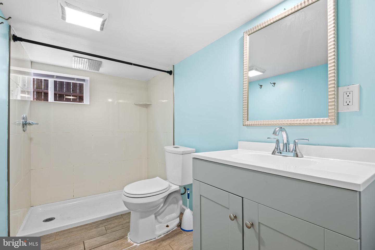 4004 Lawrence St Property Photo 25