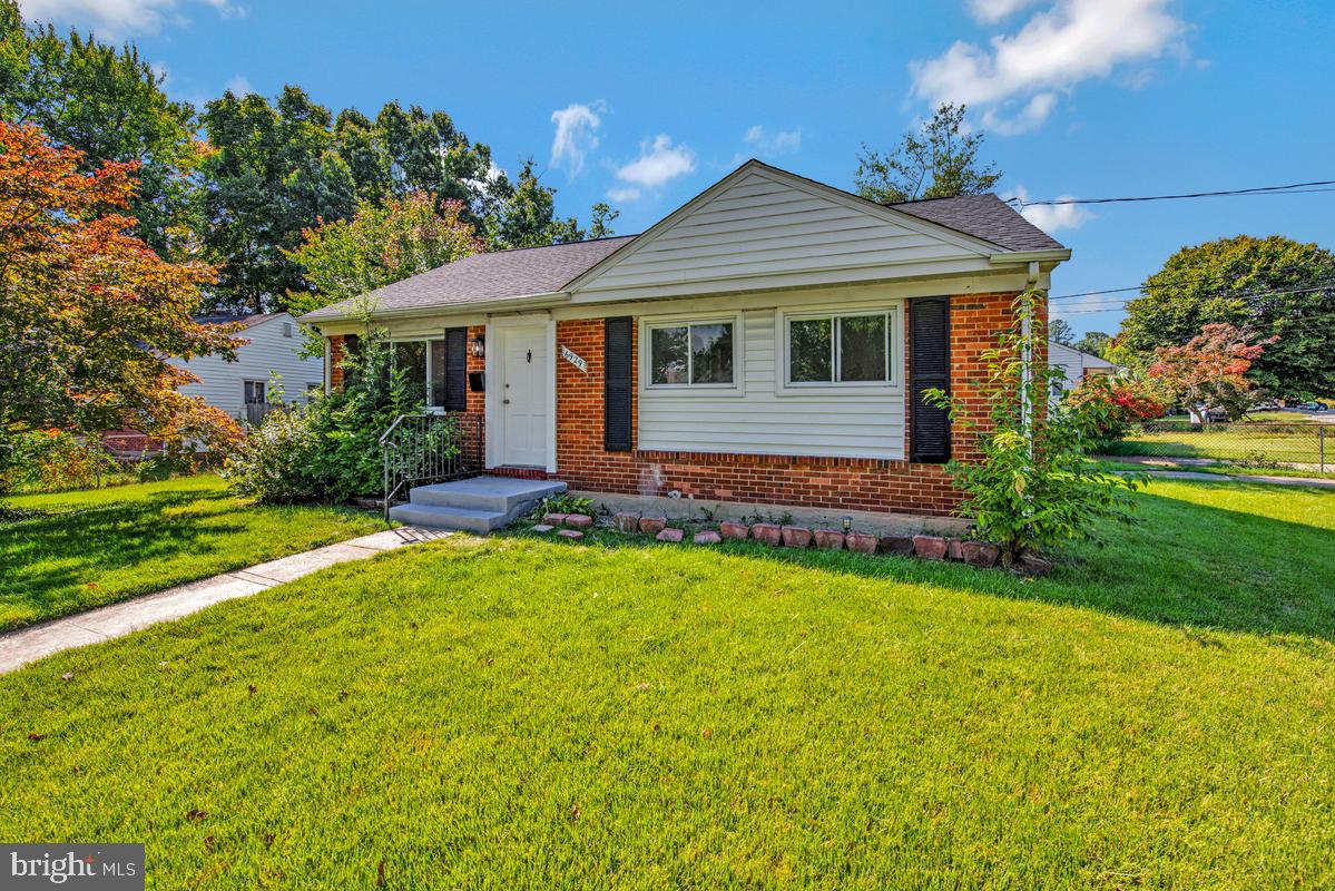 6929 Halleck St Property Photo 2