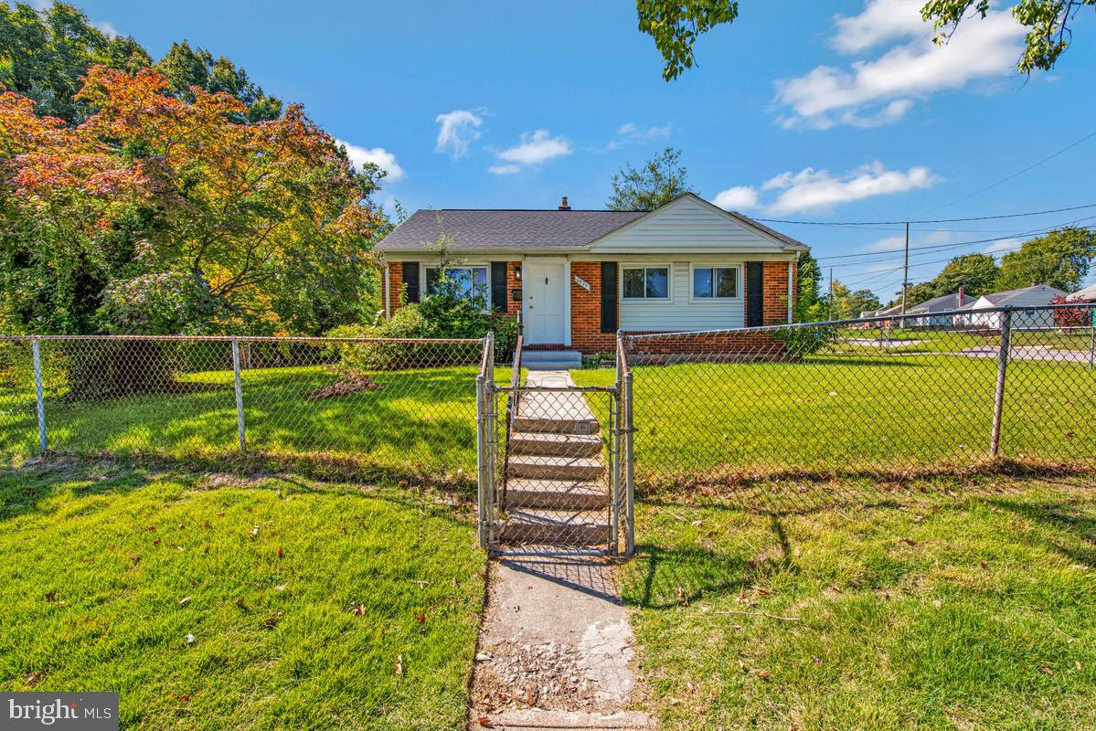 6929 Halleck St Property Photo 5