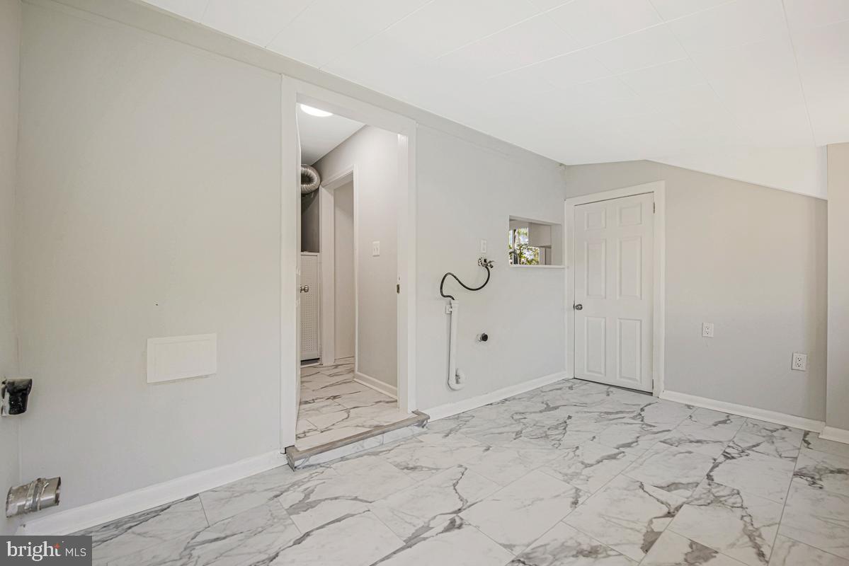 6929 Halleck St Property Photo 30