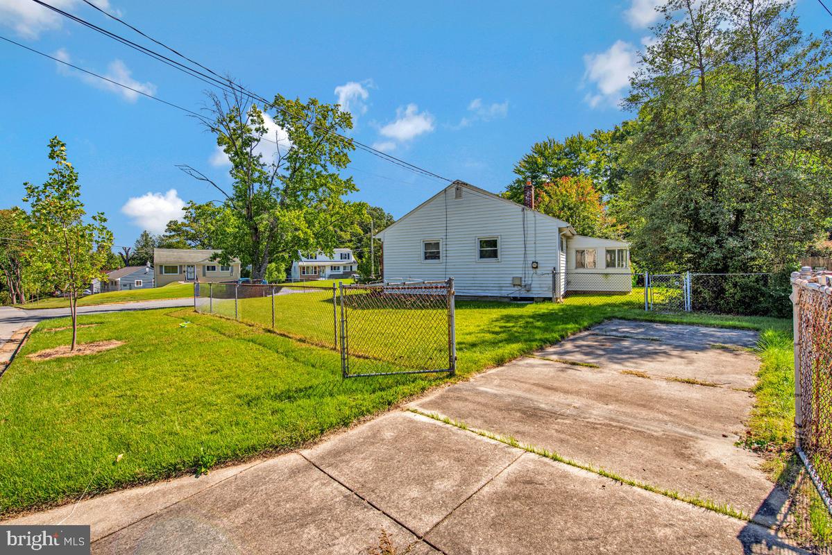 6929 Halleck St Property Photo 33