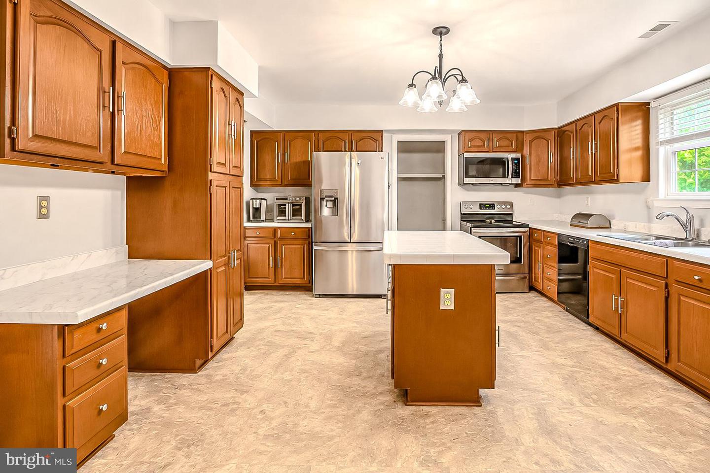 5802 Bost Ln Property Photo 11