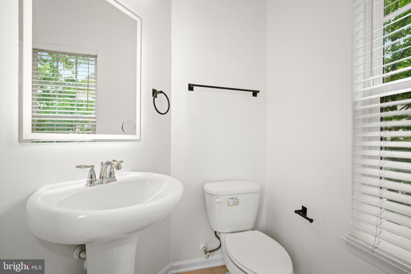 6232 Walbridge St Property Photo 17