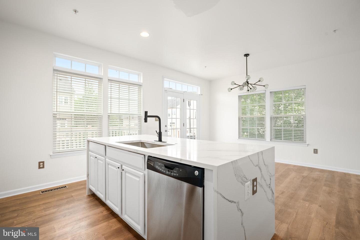 6232 Walbridge St Property Photo 25