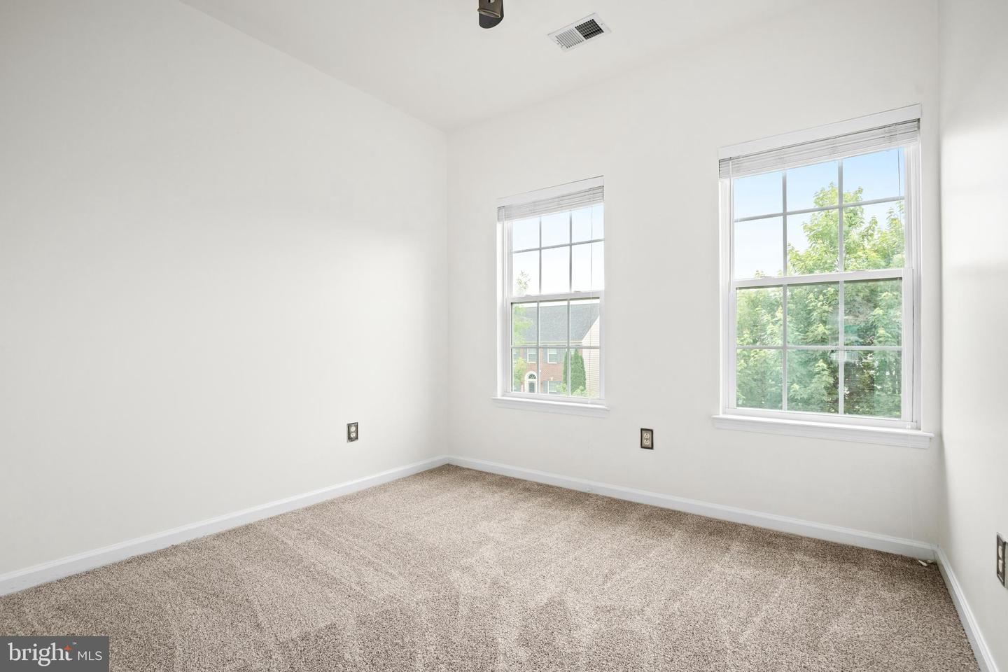 6232 Walbridge St Property Photo 34