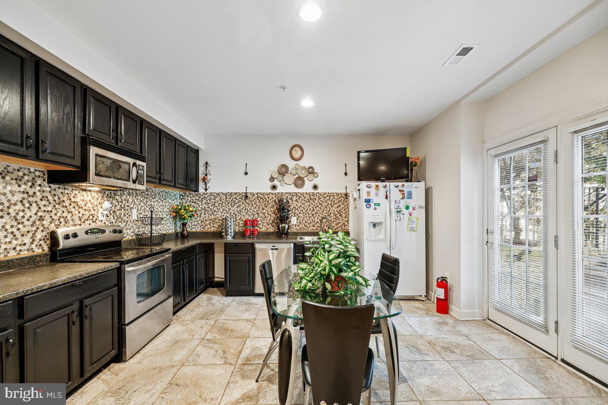 7314 Caledon Ct Property Photo 48