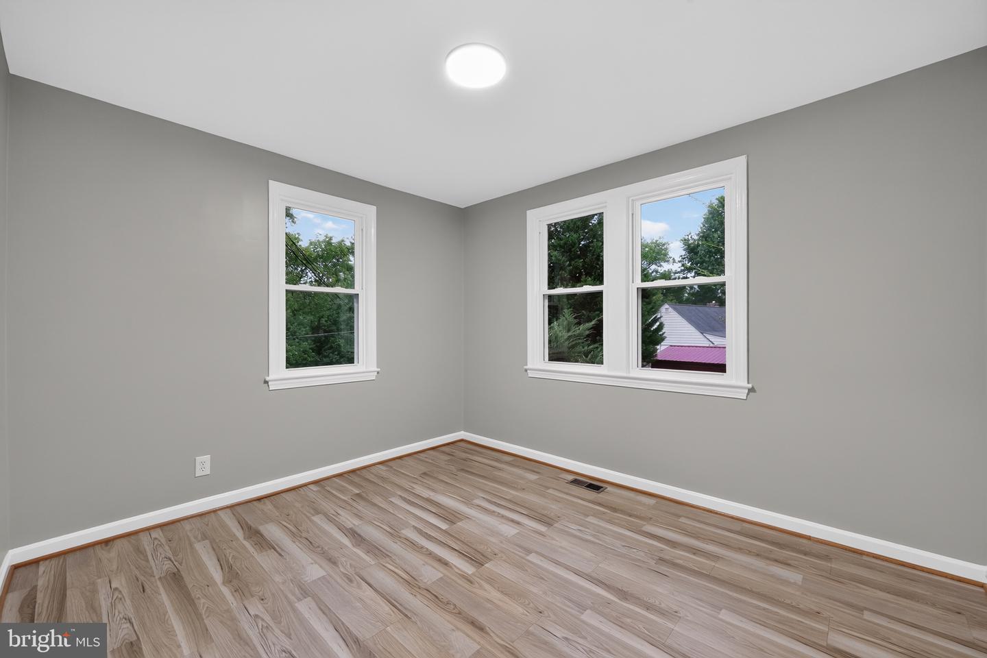 10904 Livingston Rd Property Photo 13