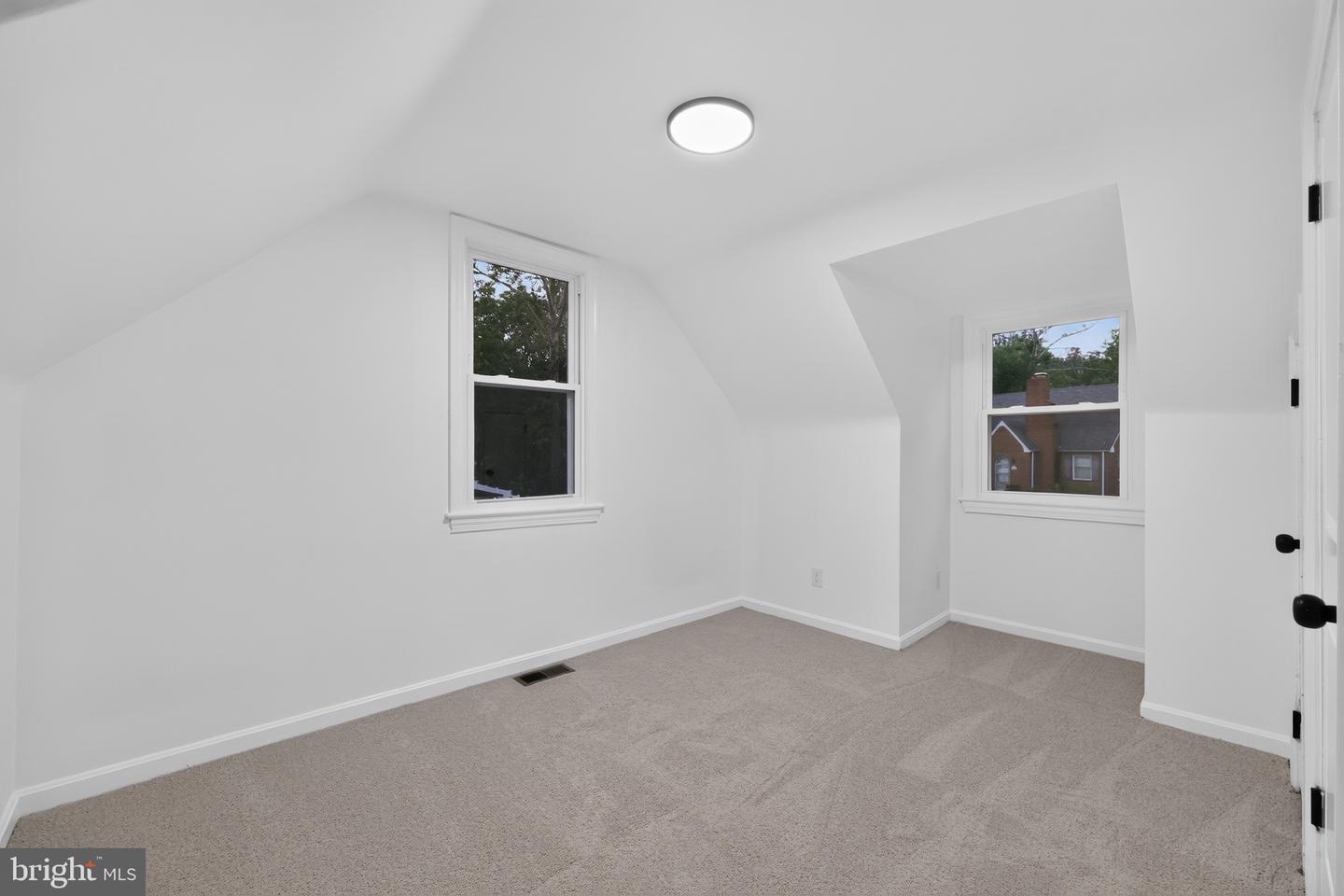 10904 Livingston Rd Property Photo 18