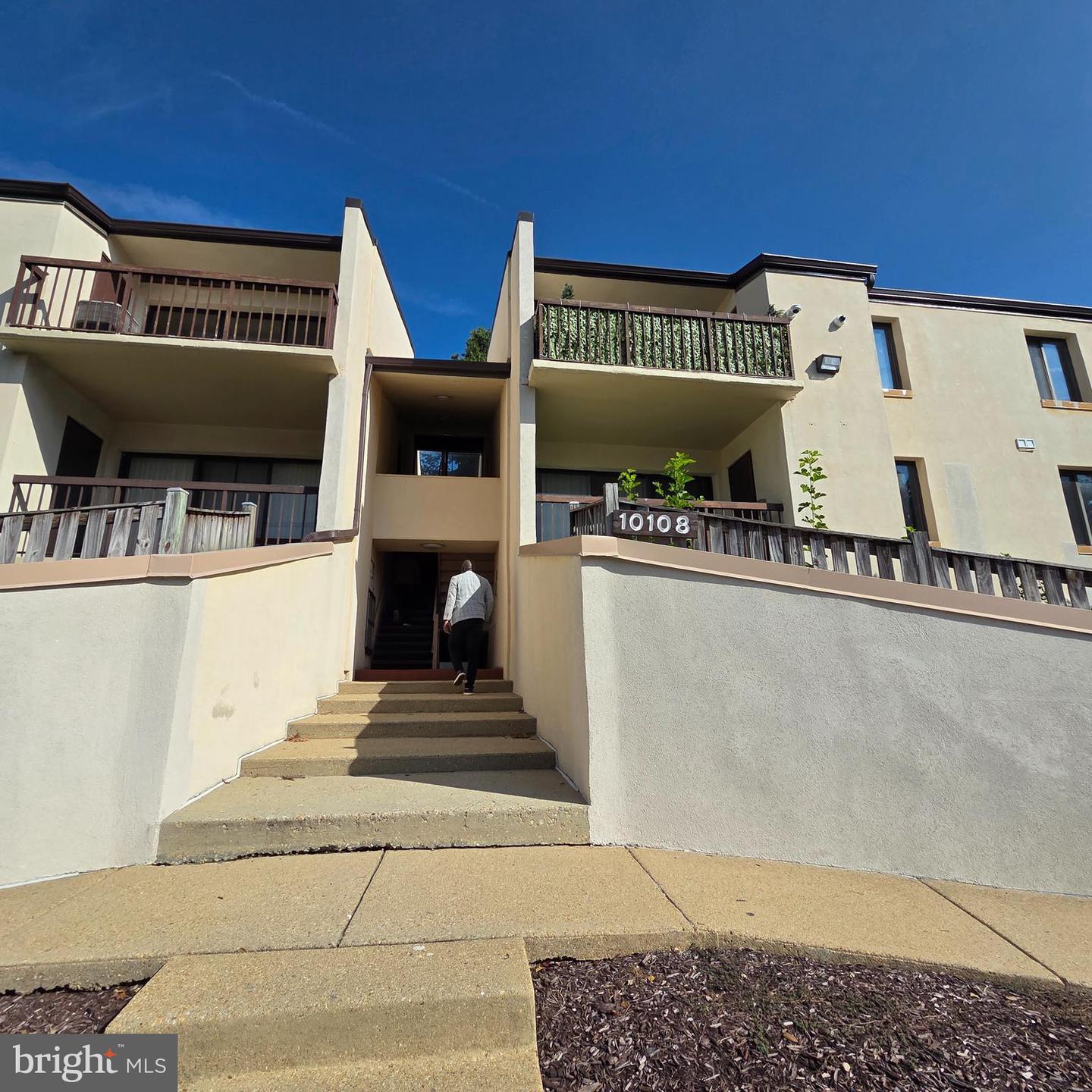 10108 CAMPUS WAY S #202-3C Property Photo 1