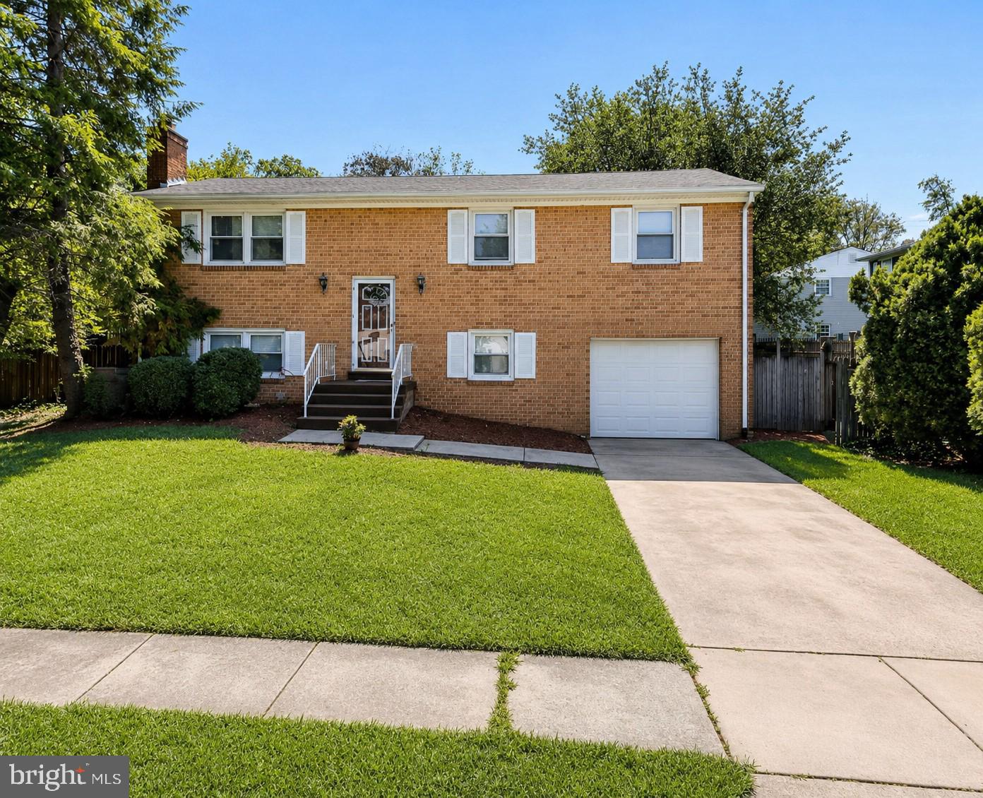 5203 LARWIN TER Property Photo 1