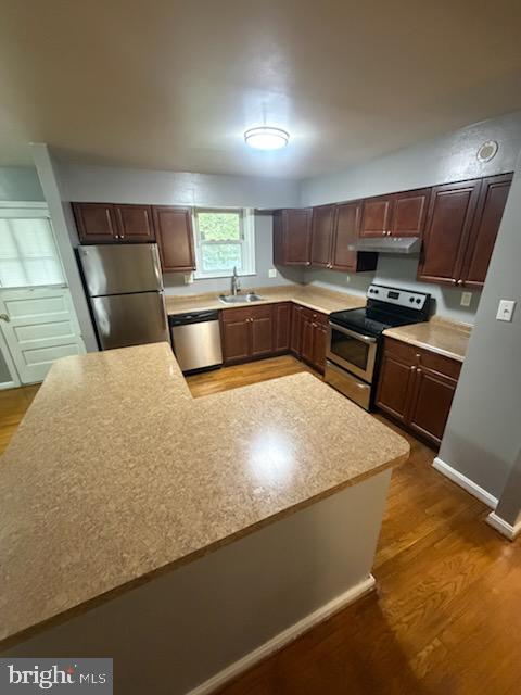 5203 Larwin Ter Property Photo 4