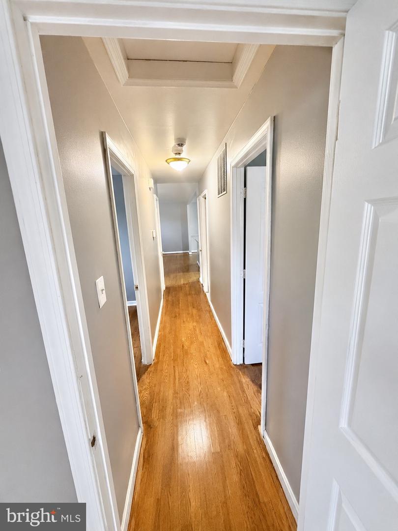 5203 Larwin Ter Property Photo 19