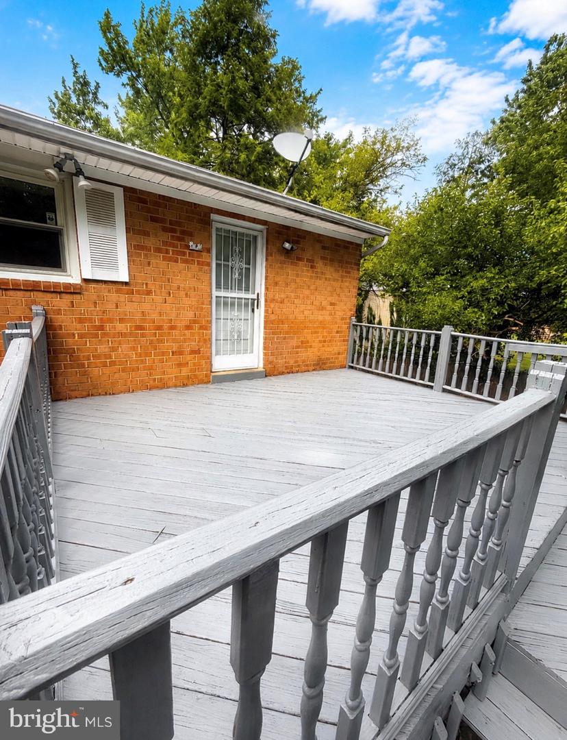 5203 Larwin Ter Property Photo 22