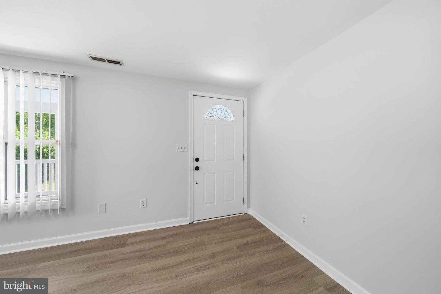 12816 10th St Property Photo 3