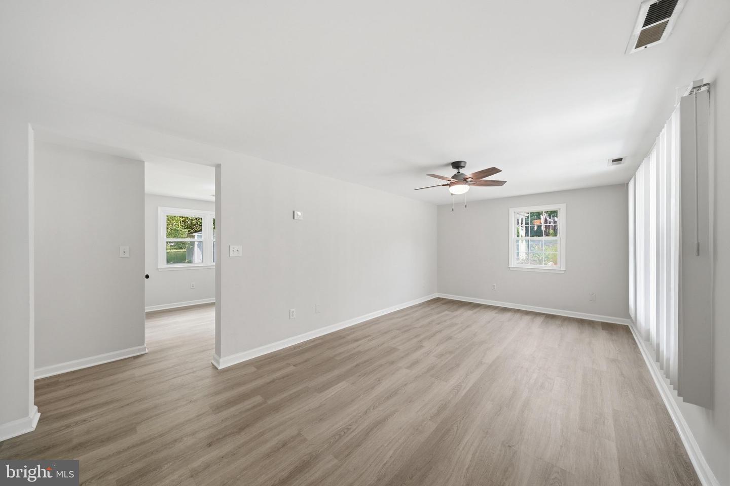 12816 10th St Property Photo 5