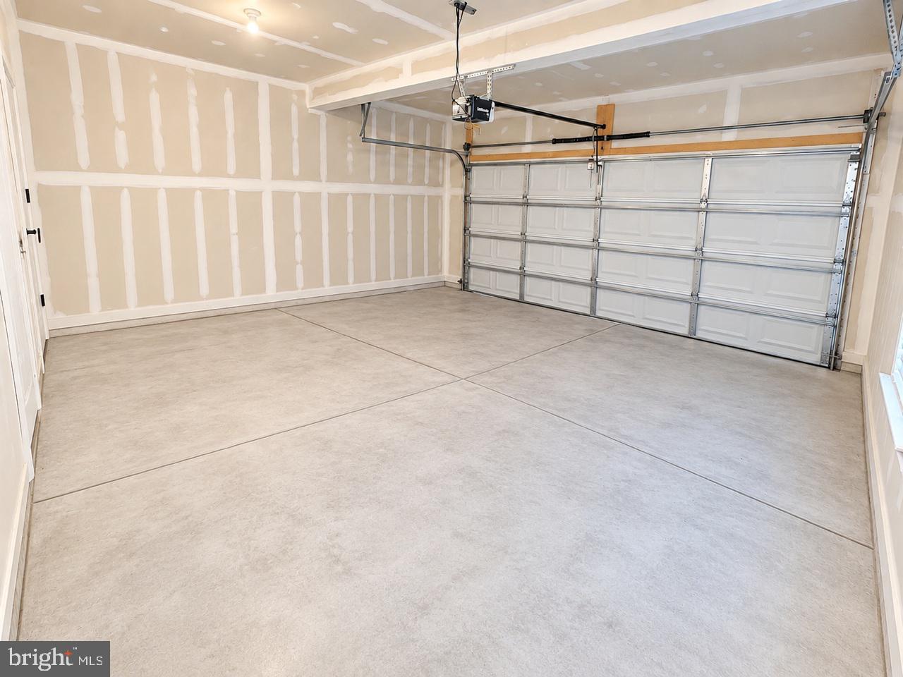 8250 Goldstone Ct Property Photo 6