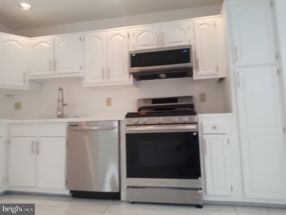 711 Faraway Ct Property Photo 3