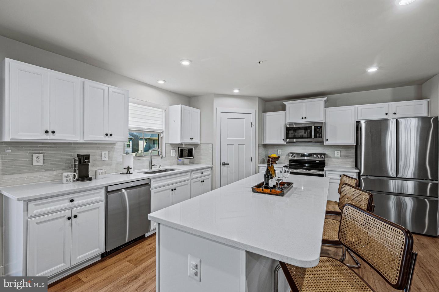 8406 Meadow Rock Ct Property Photo 6