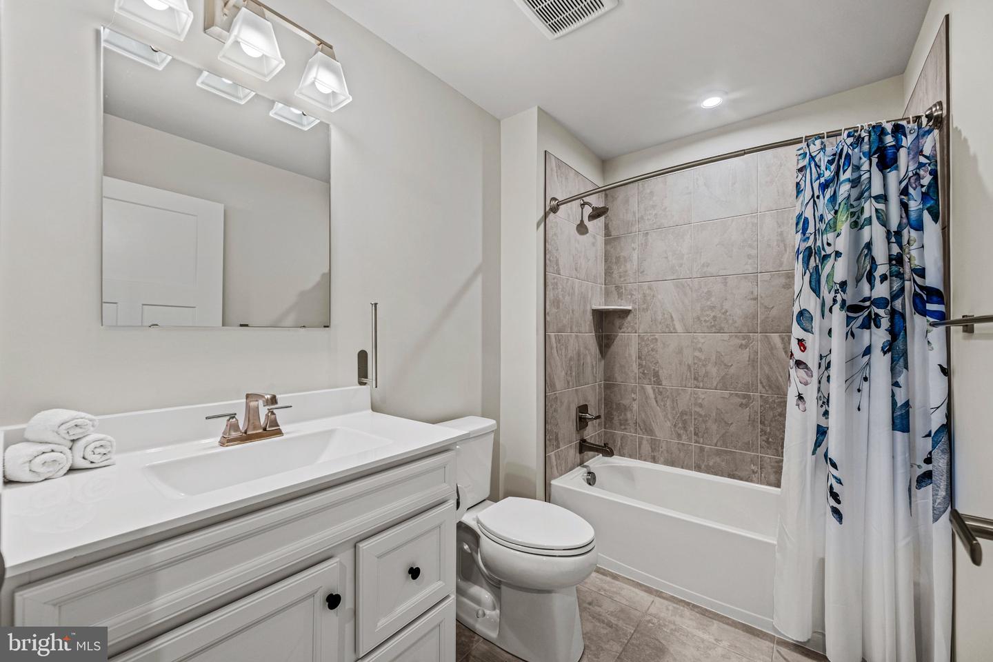 8406 Meadow Rock Ct Property Photo 22
