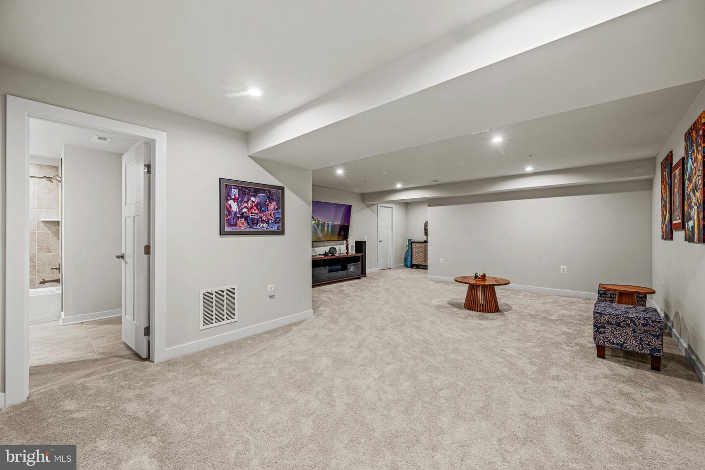 8406 Meadow Rock Ct Property Photo 27