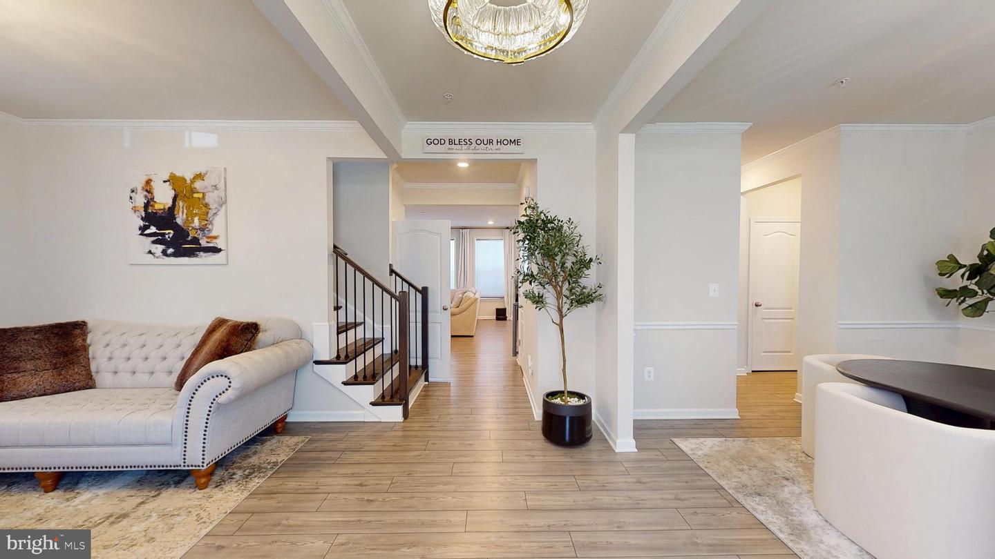 10909 Meridian Hill Way Property Photo 3