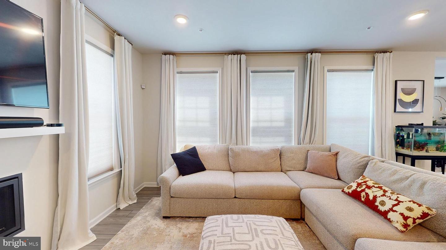 10909 Meridian Hill Way Property Photo 15