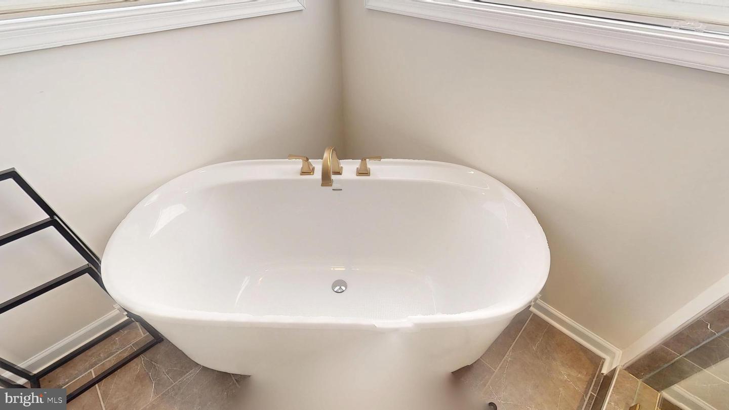 10909 Meridian Hill Way Property Photo 32
