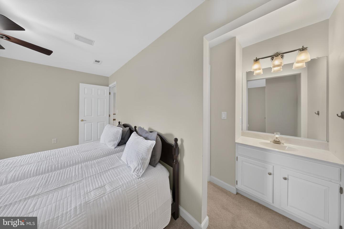 13901 Mount Oak Ct Property Photo 55