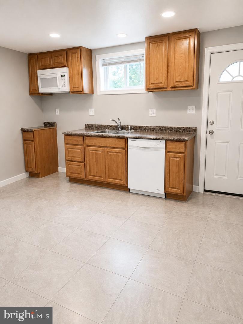 4881 Towne Park Rd Property Photo 16