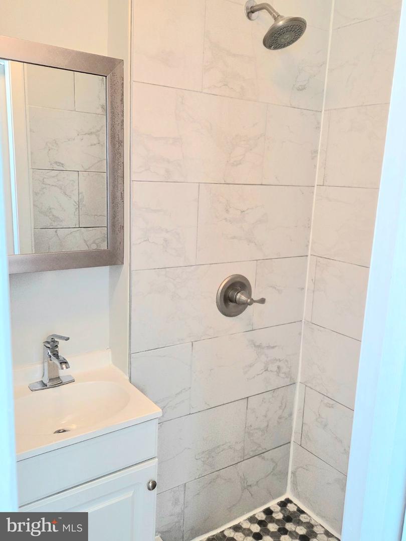 12966 Claxton Dr #3-j Property Photo 20