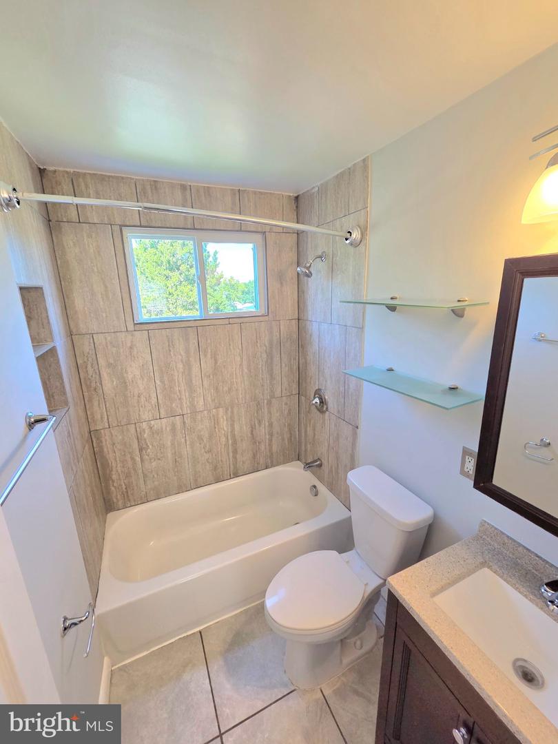 12966 Claxton Dr #3-j Property Photo 25