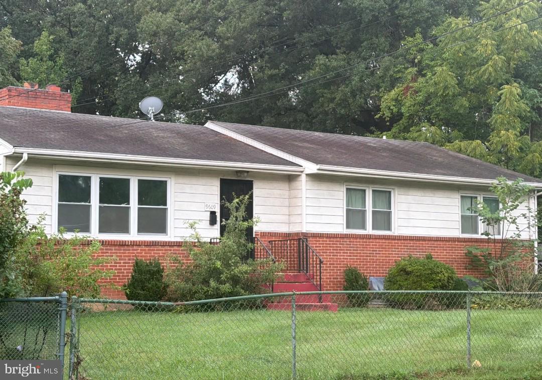 9609 Woodberry St Property Photo 1
