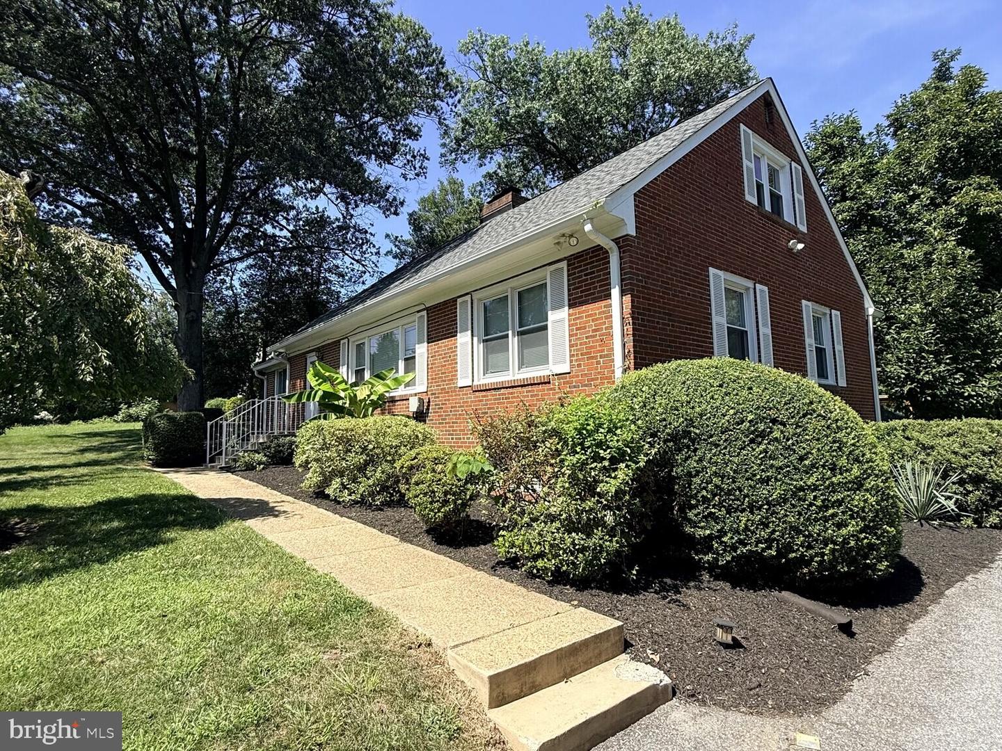 11308 CEDAR LN Property Photo 1