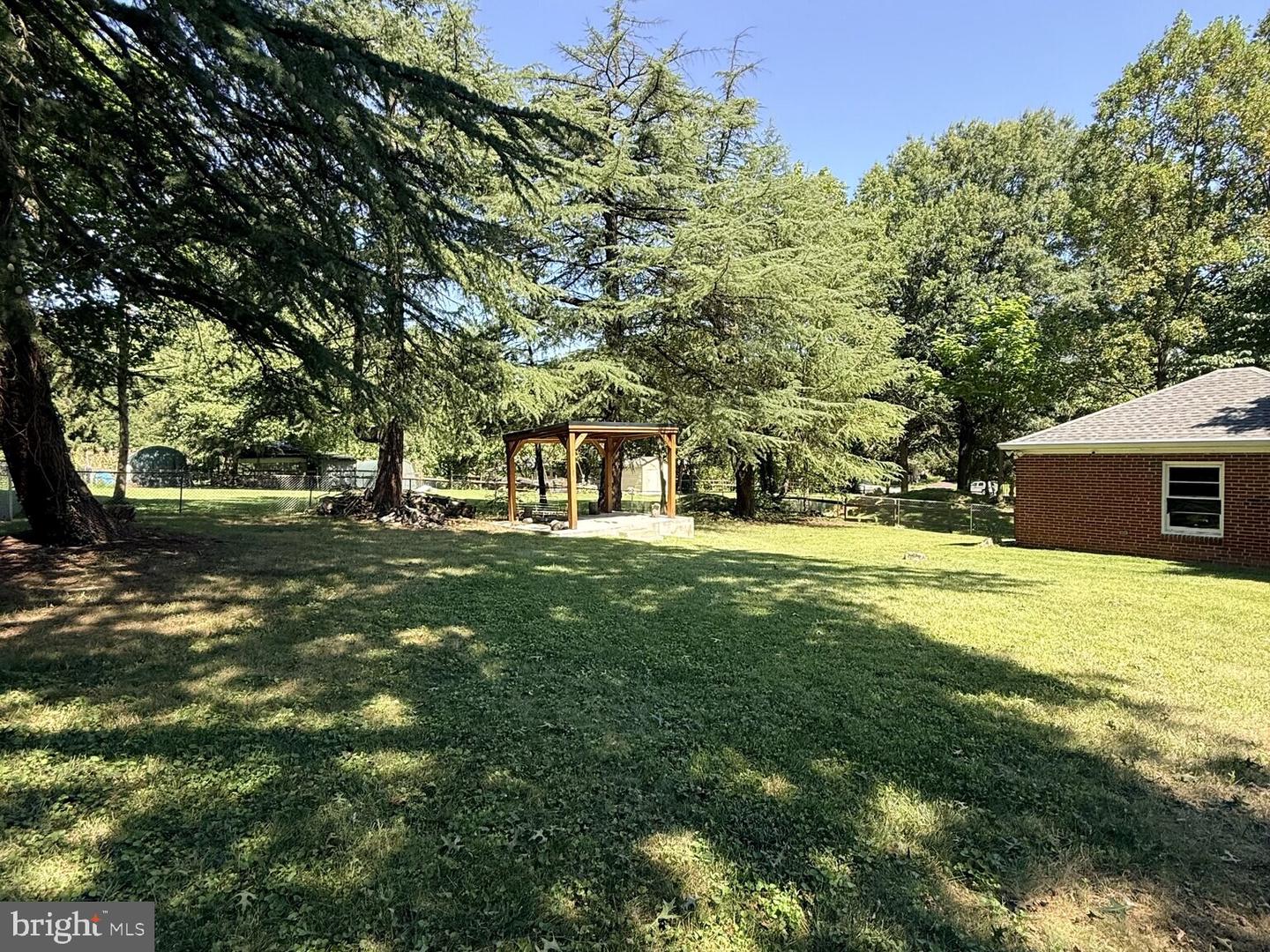 11308 Cedar Ln Property Photo 4