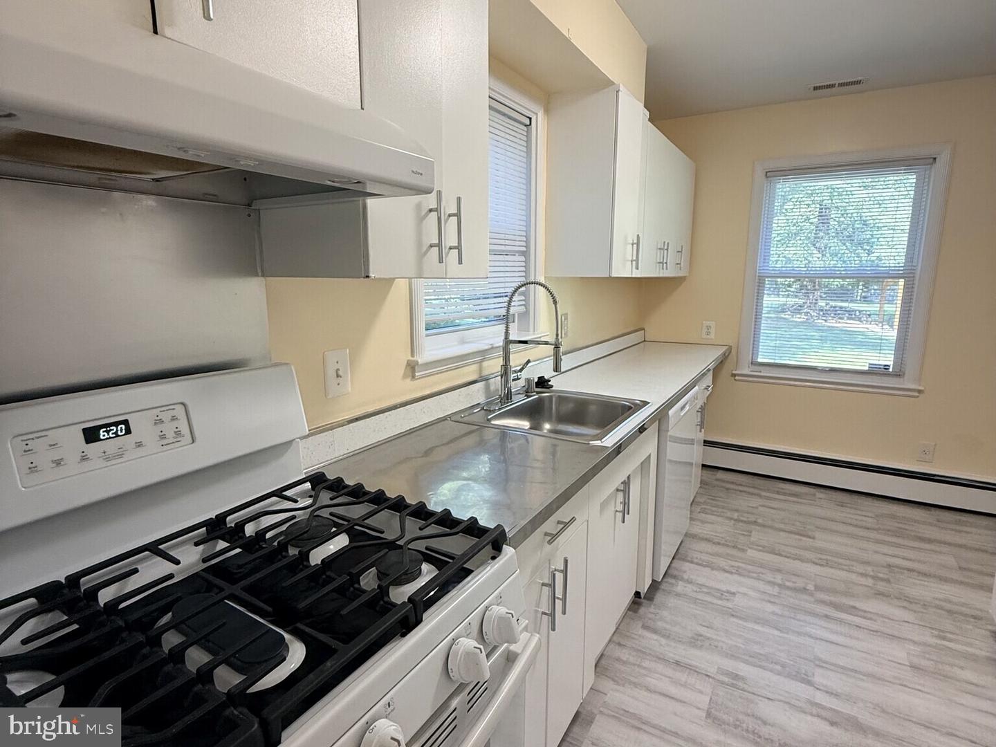 11308 Cedar Ln Property Photo 13