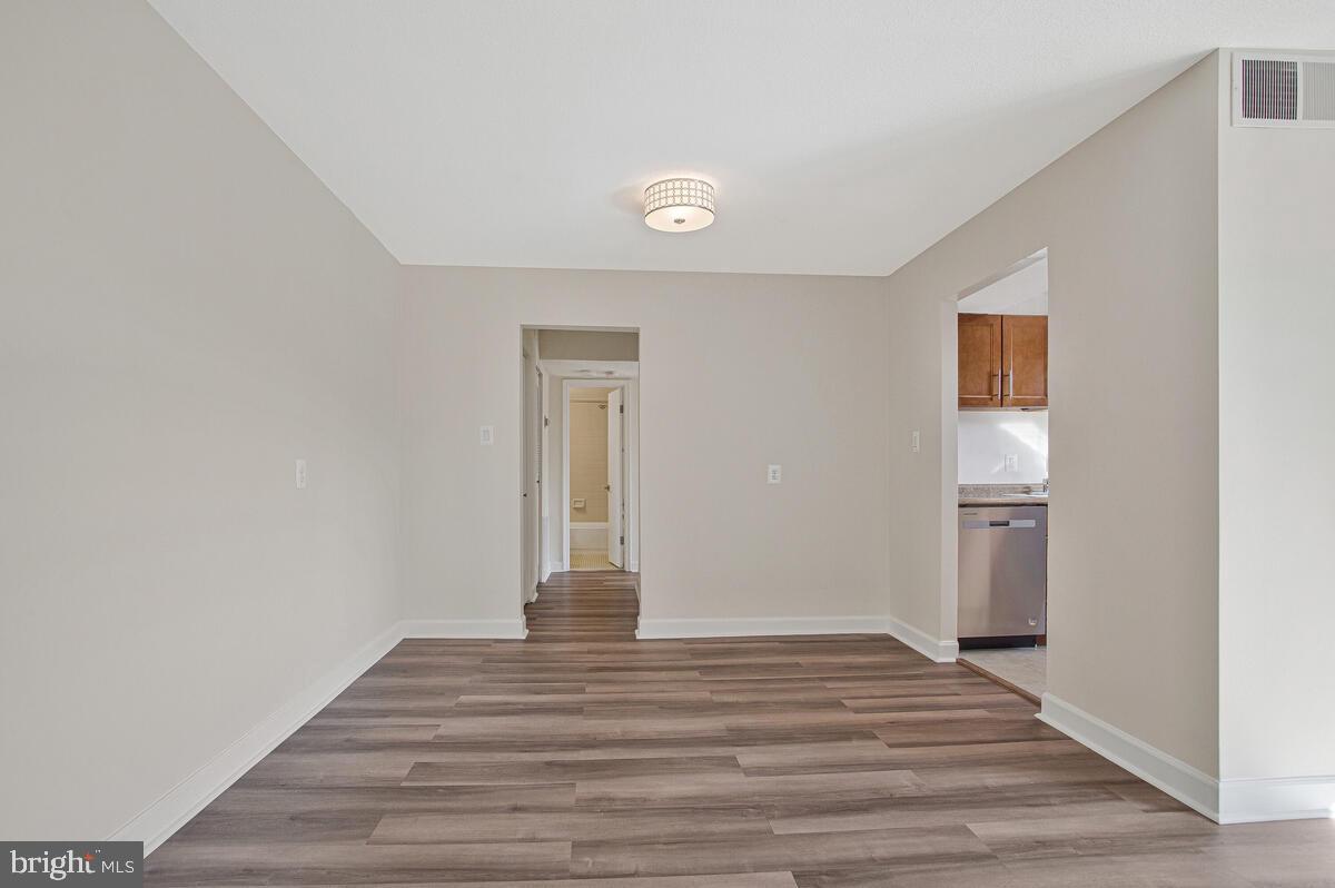 3823 Hamilton St #b-204 Property Photo 5