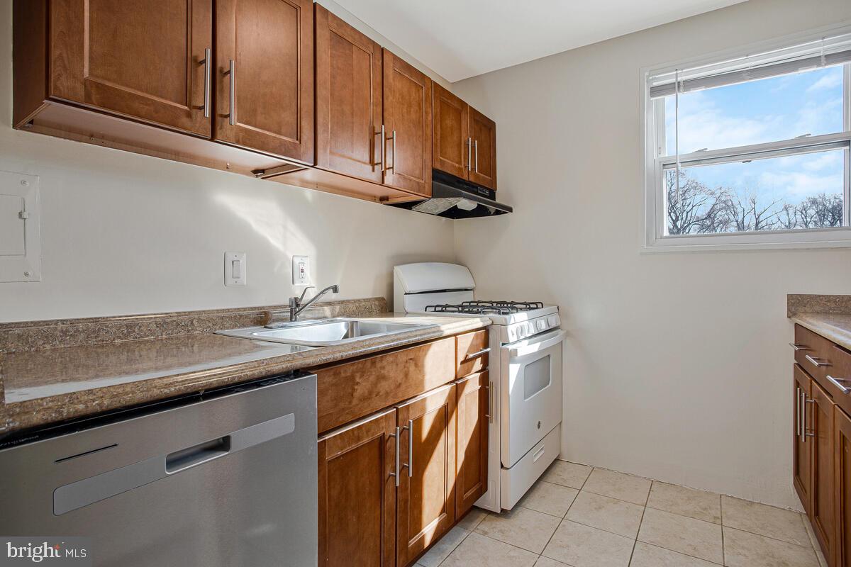3823 Hamilton St #b-204 Property Photo 7