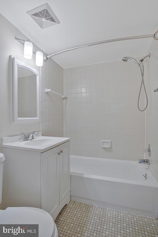 3823 Hamilton St #b-204 Property Photo 16