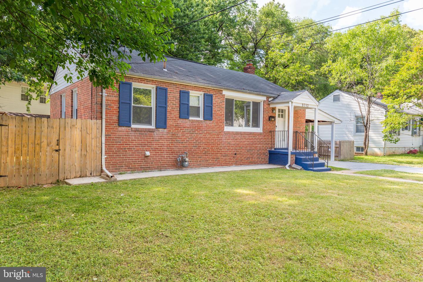 9712 51st Ave Property Photo 1