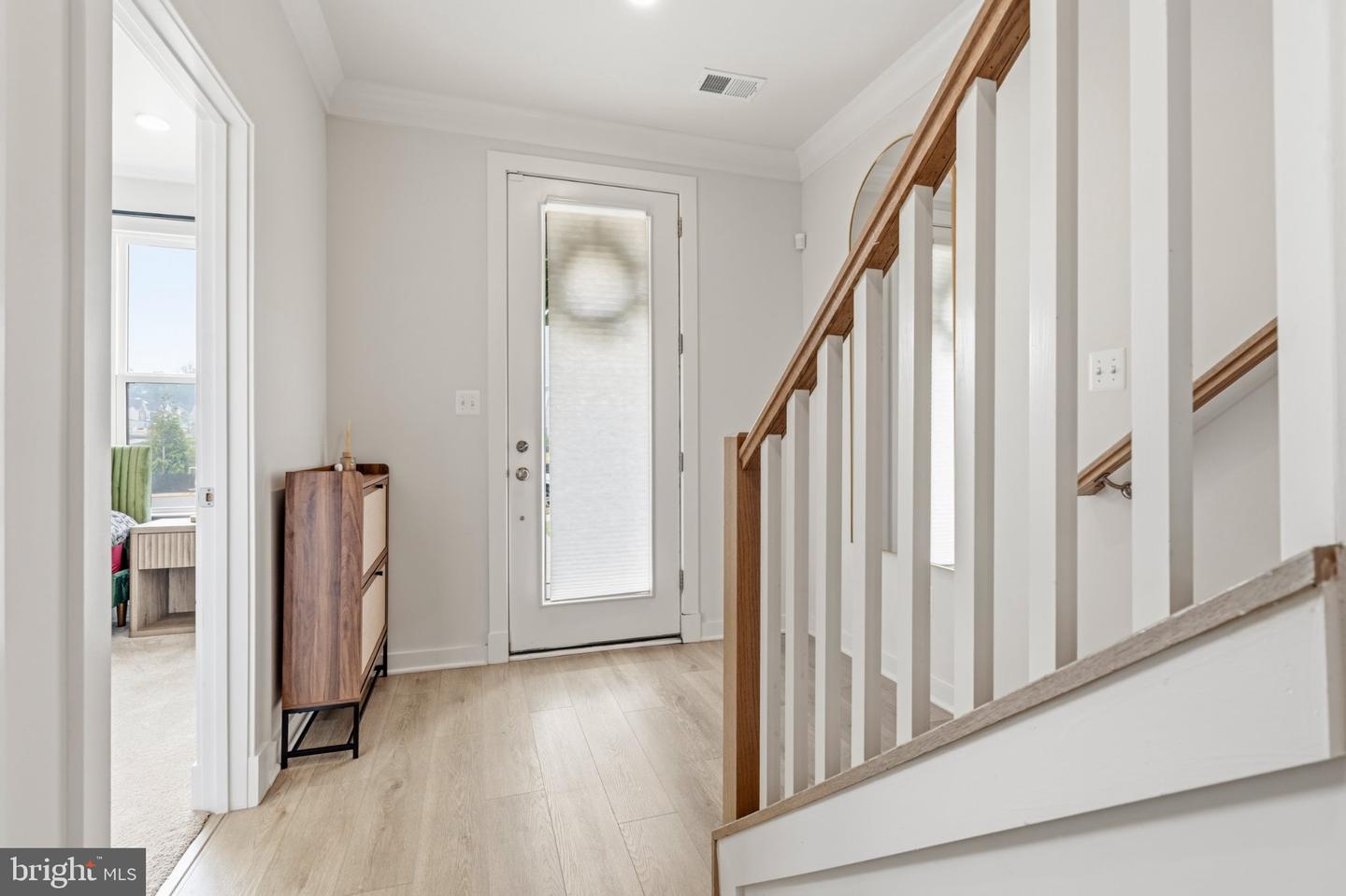 16007 Hyde Park Pl Property Photo 9