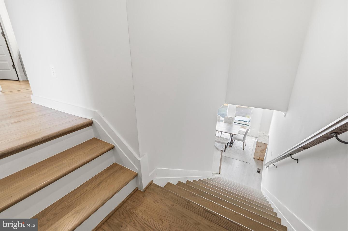 16007 Hyde Park Pl Property Photo 33