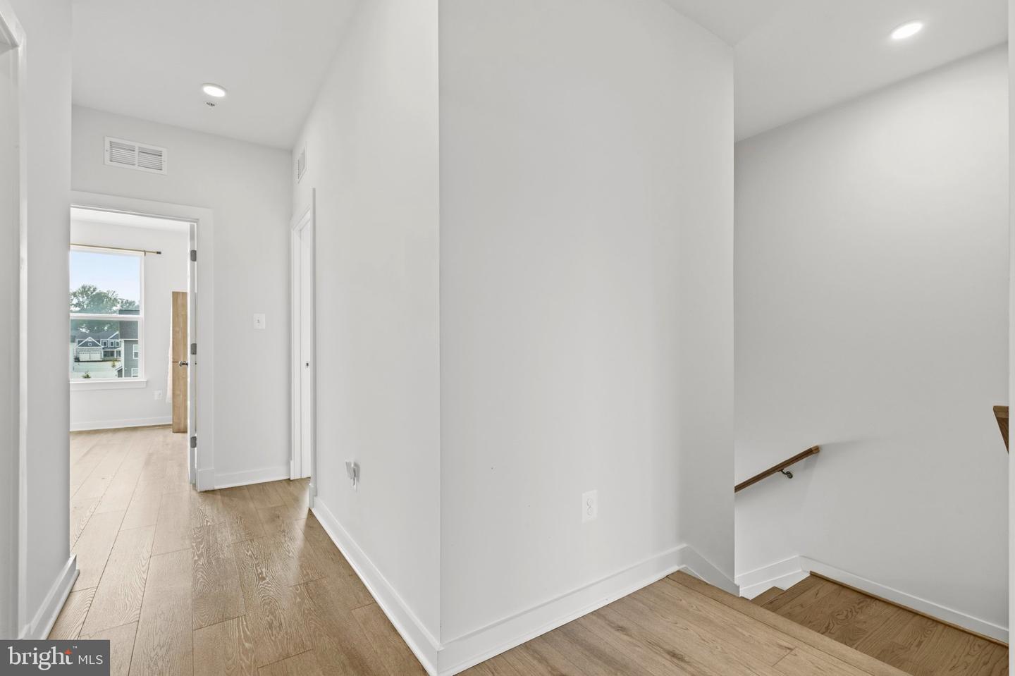 16007 Hyde Park Pl Property Photo 35