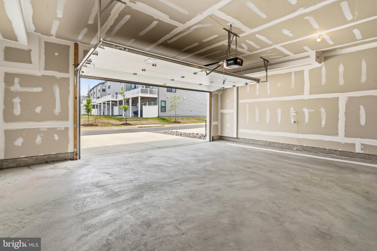 16007 Hyde Park Pl Property Photo 56