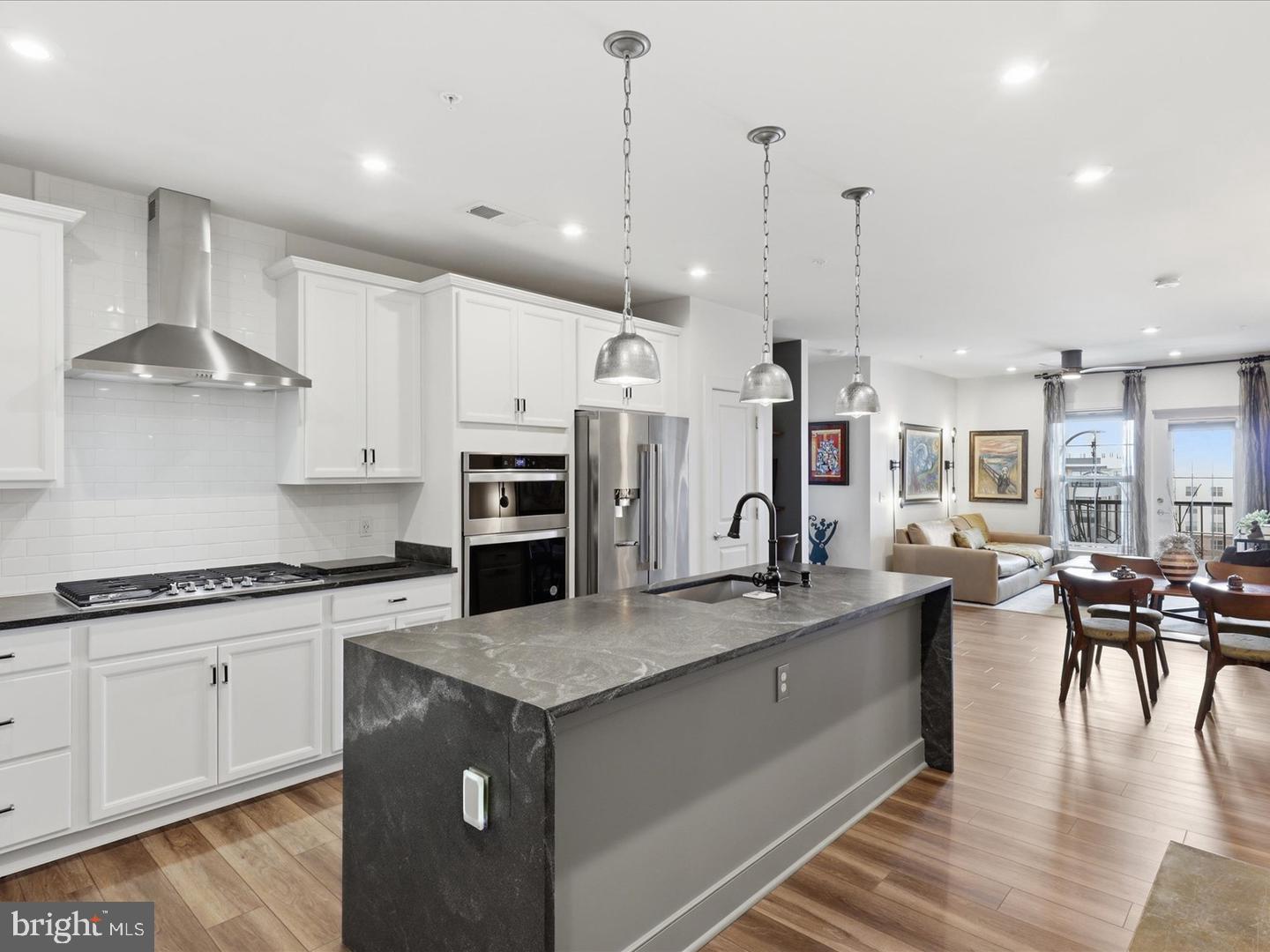 100 Saint Ives Pl #403 Property Photo 1