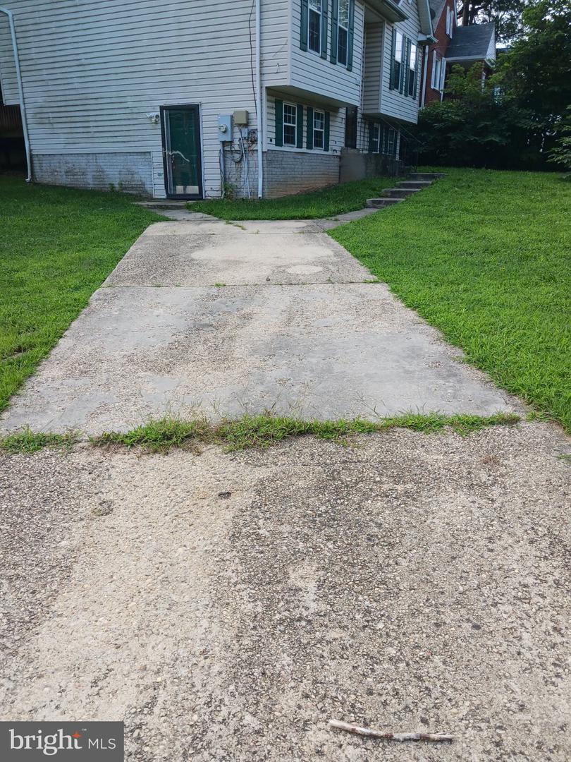6101 Central Ave Property Photo 4