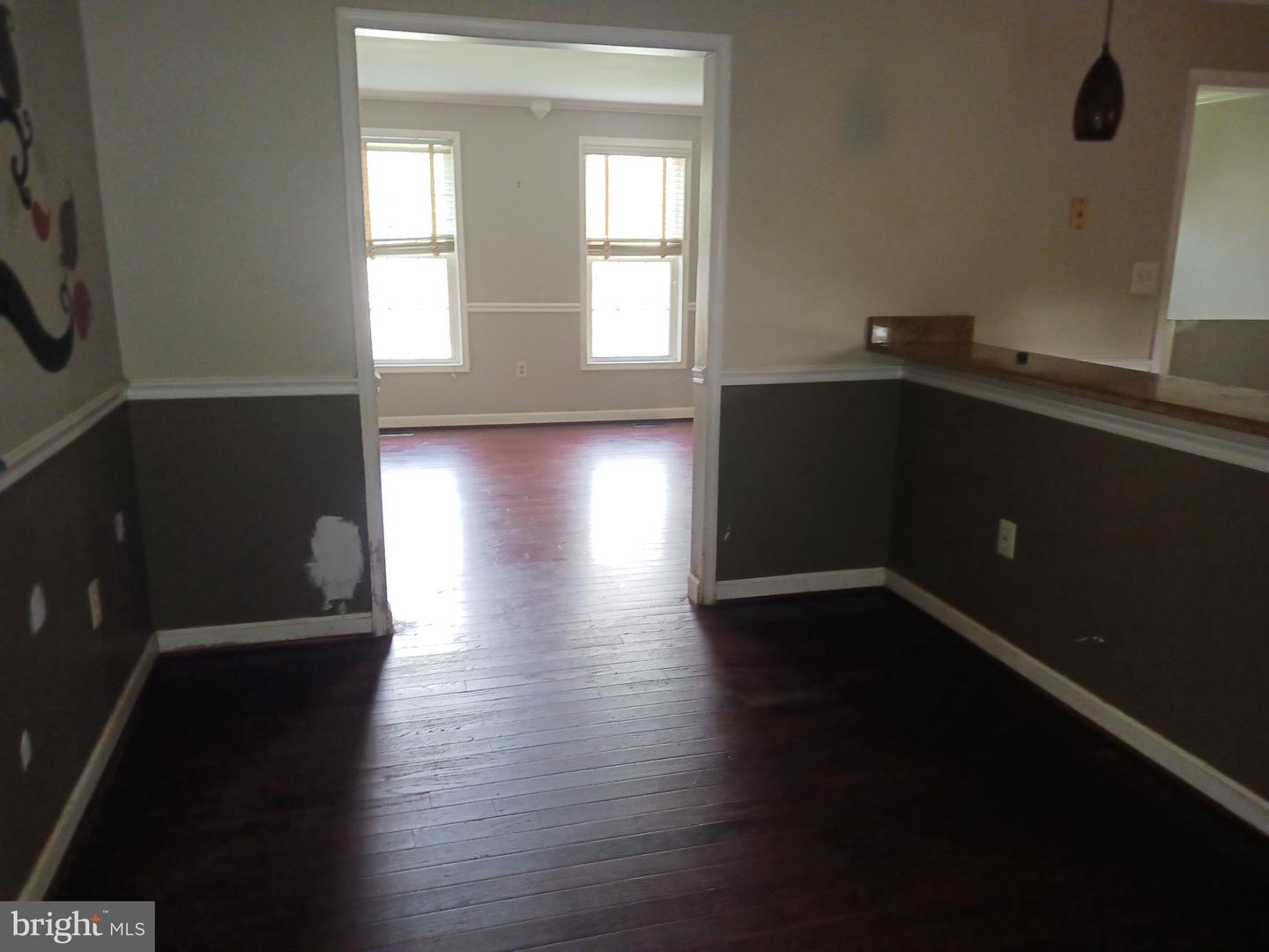 6101 Central Ave Property Photo 8