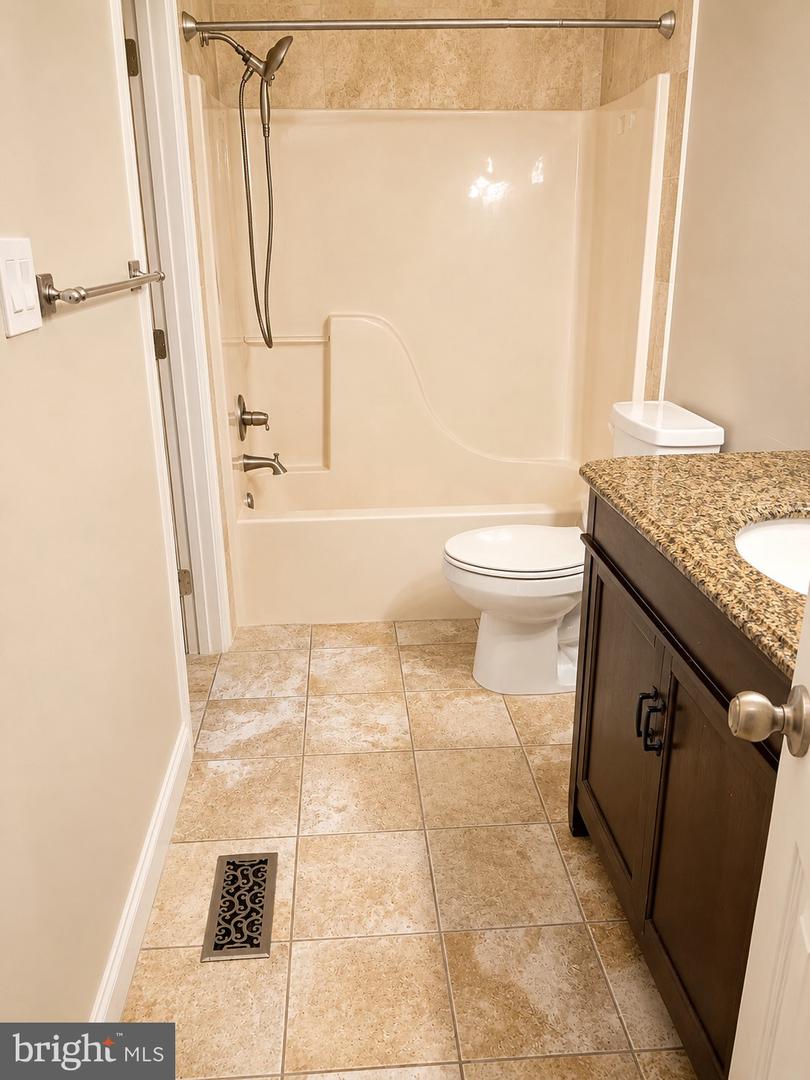 6101 Central Ave Property Photo 12