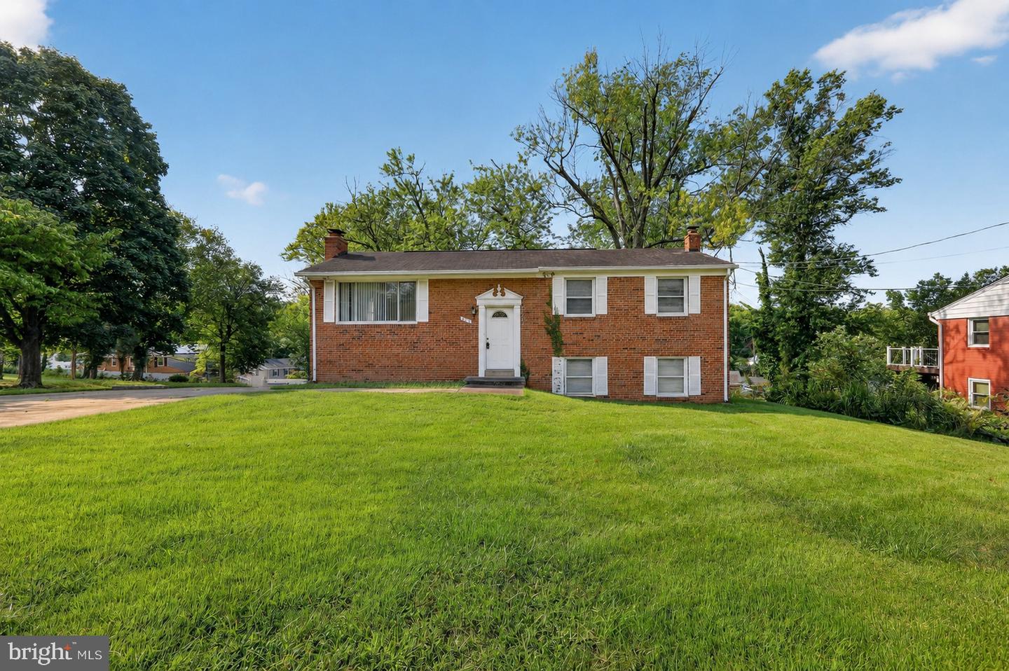 5711 Old Temple Hill Rd Property Photo 1